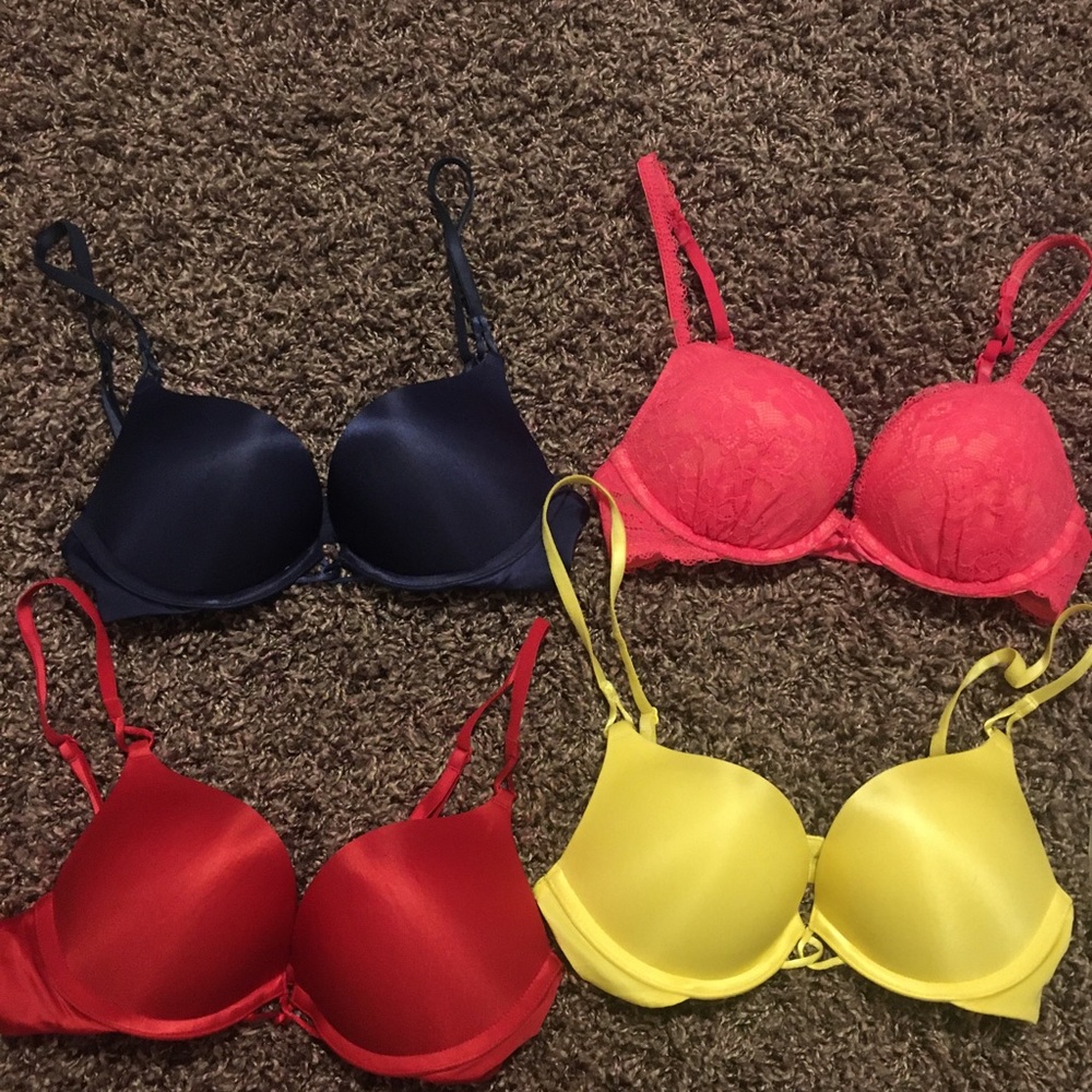 Victoria’s Secret Bras bundle size 32A